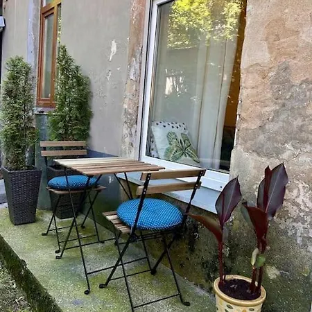 Quiet Oldtown Apartment